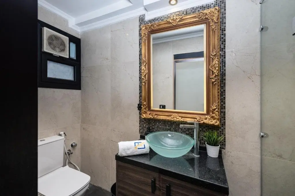 Каир: The Bold Parisian House - Steps From The Best Mall in Cairo