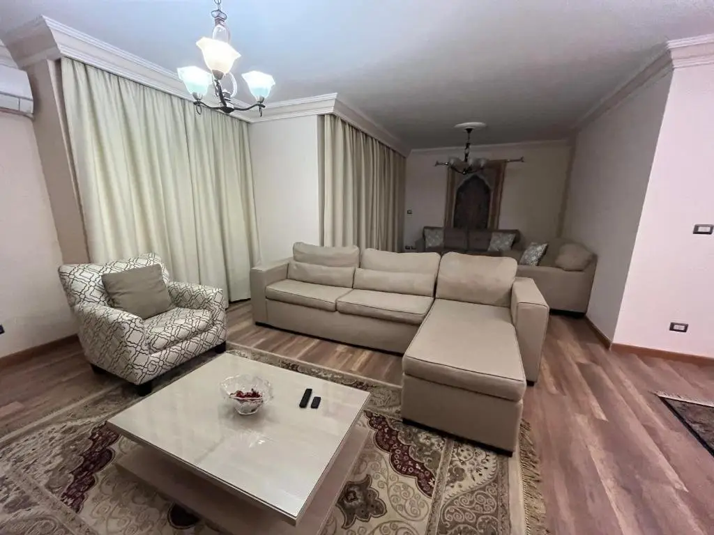 Каир: Families Only - Rehab - 4th Stage - Ground Floor with Garden