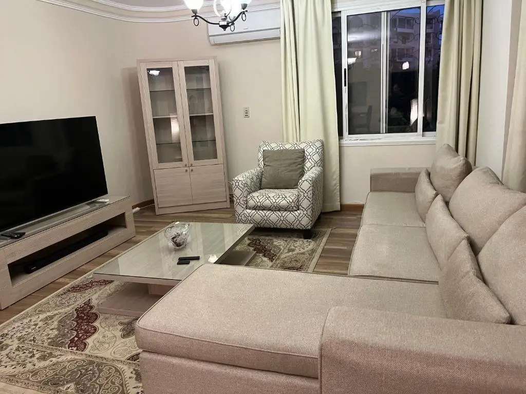 Каир: Families Only - Rehab - 4th Stage - Ground Floor with Garden
