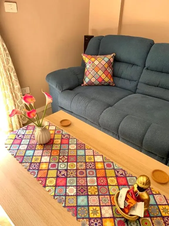 Каир: Lovely 2-Bedroom Condo in Compound w Jacuzzi Garden View Wi-Fi, Netflix