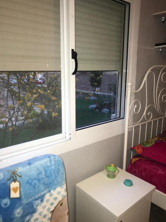 Каир: Lovely 2-Bedroom Condo in Compound w Jacuzzi Garden View Wi-Fi, Netflix