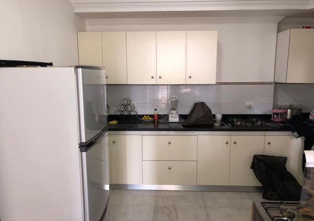 Каир: Modern 3 Bedroom Apartment Walk to Cafés & Bookstores