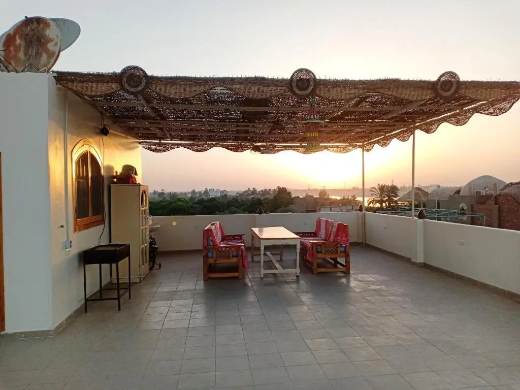 Луксор: The Magic of Luxor private studio apartment on the rooftop