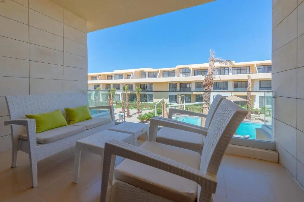 Эль-Гуна: Boho-Chic Studio Apartment in G-Cribs, Pool View