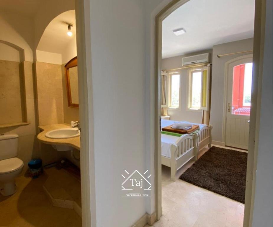 Эль-Гуна: Taj Home, Amazing pool and lagoon view 2bedrooms apartment