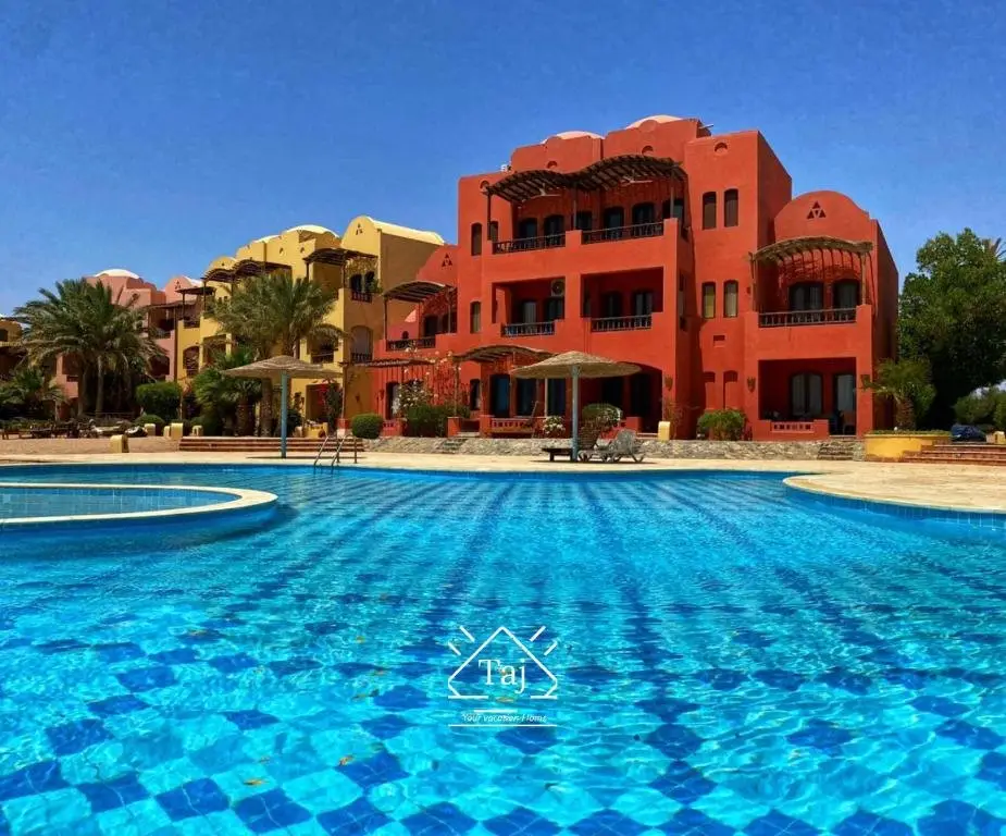 Эль-Гуна: Taj Home, Amazing pool and lagoon view 2bedrooms apartment