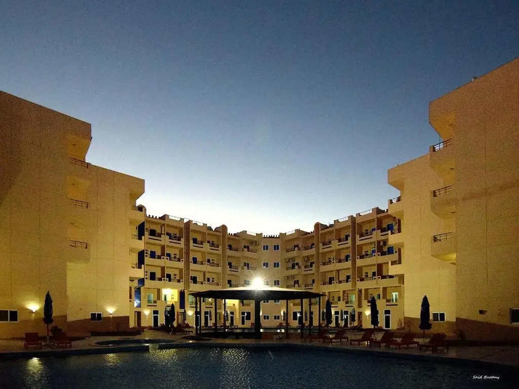 Хургада: Pool View Near El Gouna With Top Floor Balcony & Kitchen - 2 x Large Pools - European Standards - Tiba Resort C34
