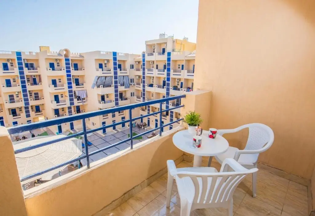 Хургада: Pool View Near El Gouna With Top Floor Balcony & Kitchen - 2 x Large Pools - European Standards - Tiba Resort C34