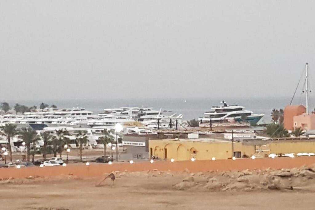 Хургада: Hurghada Marina view Lovely 2 bedroom European Style