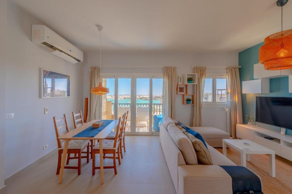 Эль-Гуна: Sunny 2 Bedroom + Private Roof Terrace Lagoon View