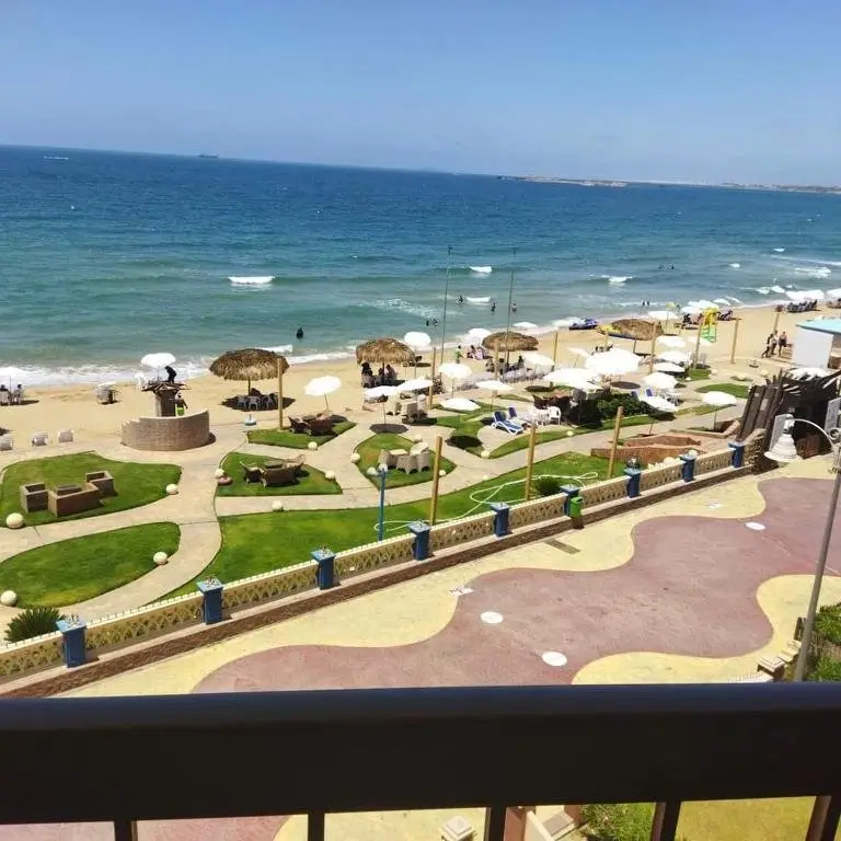 شاليه للايجار المفروش في شاطئ المعموره الاسكندريه للتواصل 01272849001 — фото 1