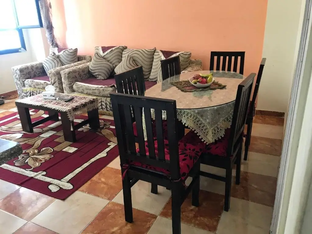 Александрия: Cozy new 2 BD Amazing beach view Next to Hilton hotel Family only !العائلات فقط