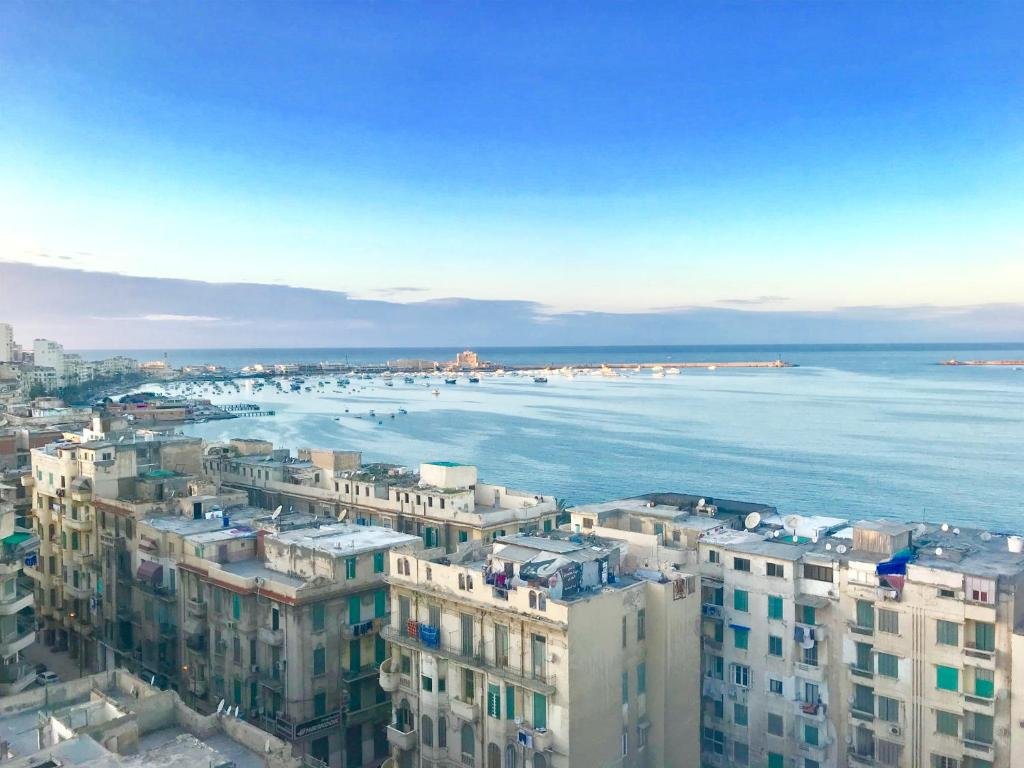 Downtown Sea View Suites — фото 1