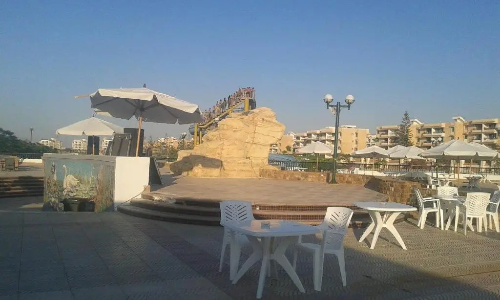 Эль-Аламейн: Roof 5 Or 6 3 Bedrooms Sea View 114green Beach