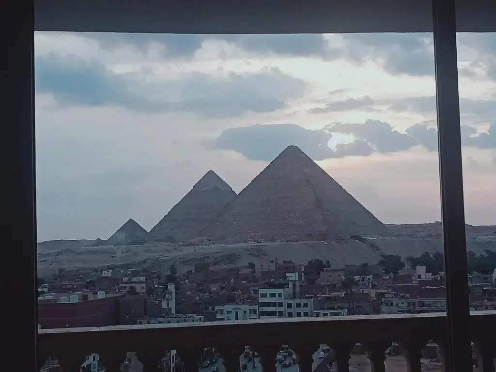 Гиза: pyramids view suite/vista piramidi