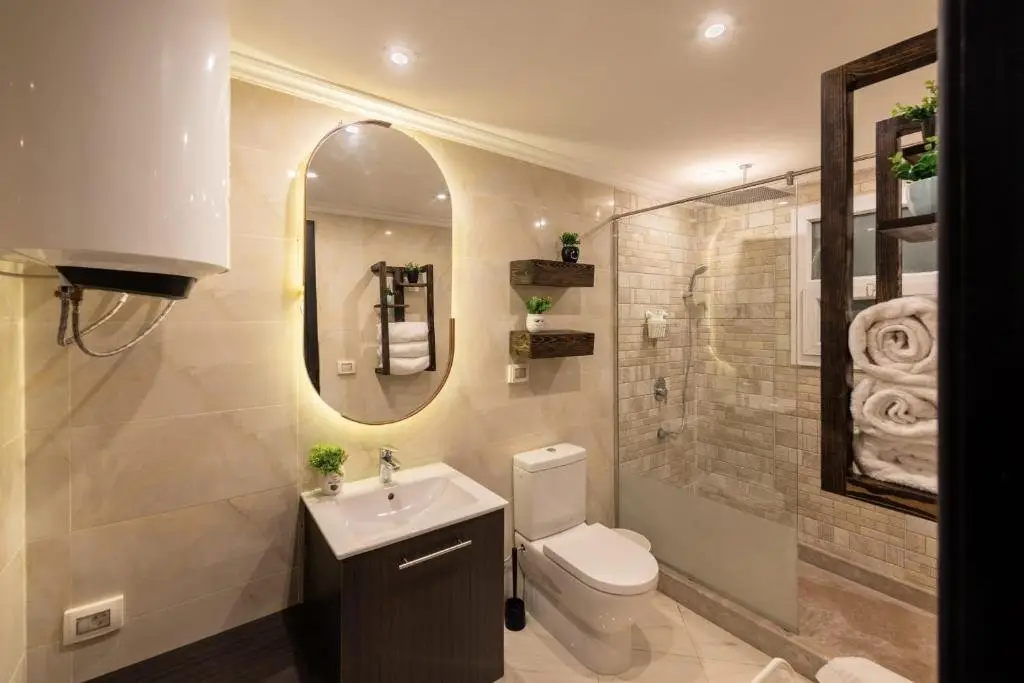 Каир: Waterfront Designer 2br W/ Pool Access - 5 Min To Airport