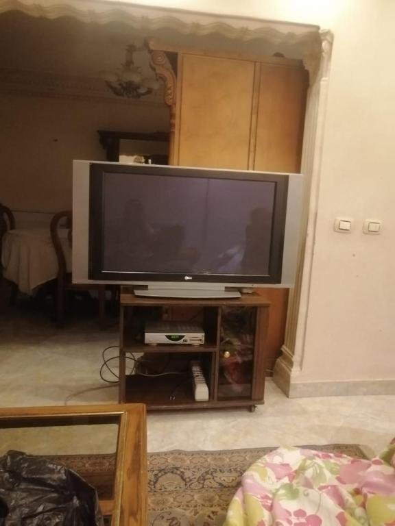 Каир: كورنيش النيل ابراج المهندسين المعادي بجوار مستشفي السلام