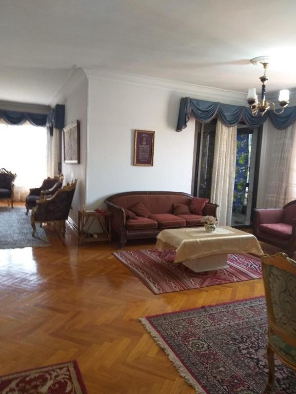 Каир: 1 bedroom apartment in the heart of Cairo , just 15 minutes from the airport