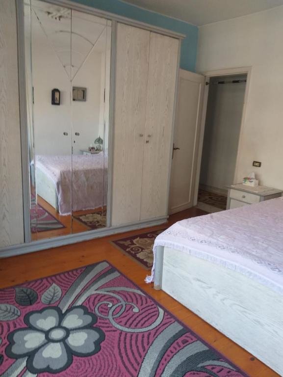 Каир: 1 bedroom apartment in the heart of Cairo , just 15 minutes from the airport
