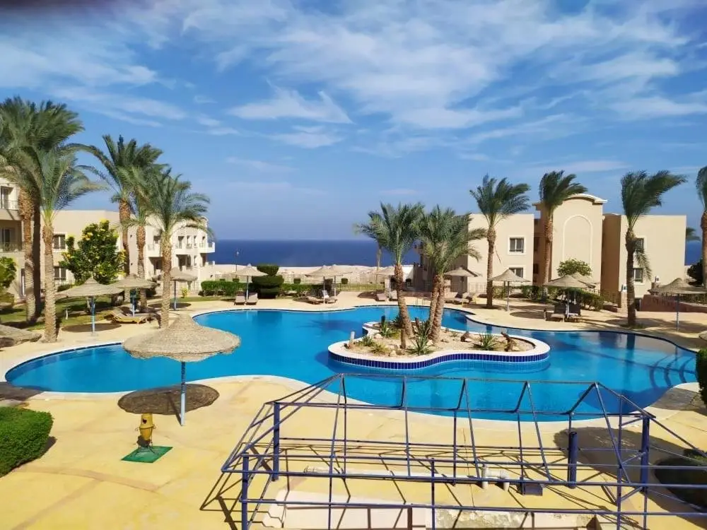 Хургада: Amazing 3 bedrooms panoramic sea view first line sunset pearl Sahl hashesh