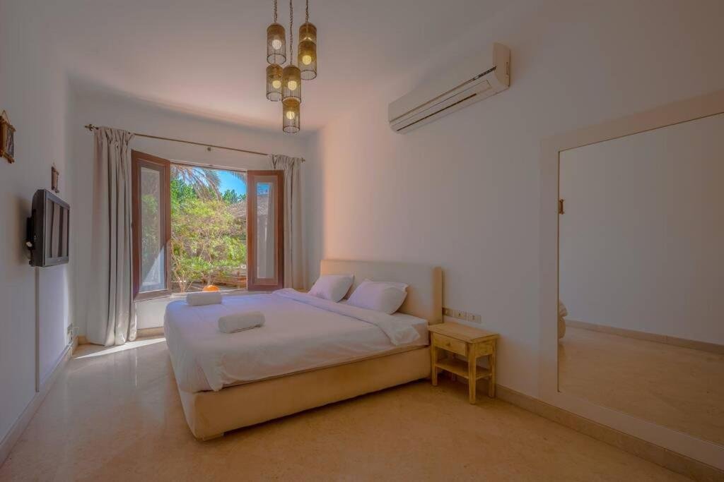 Эль-Гуна: Elegant 1BR Apartment in South Marina Ground Floor