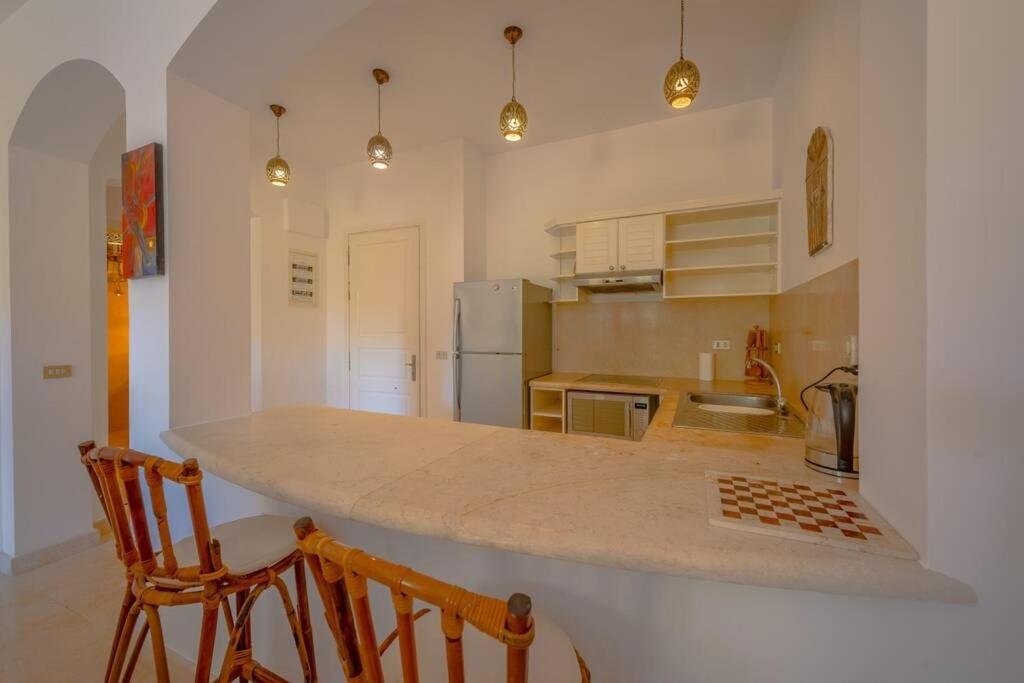 Эль-Гуна: Elegant 1BR Apartment in South Marina Ground Floor