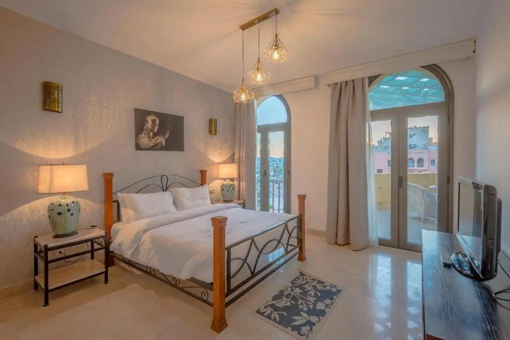 Эль-Гуна: Heated Jacuzzi 2BR Apartment on Yacht view