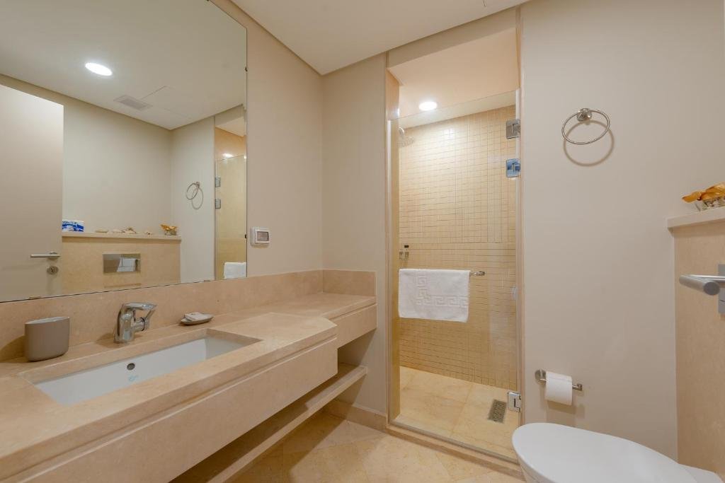 Эль-Гуна: Elegant 2-Bedroom Apartment in Mangroovy, Pool & Beach