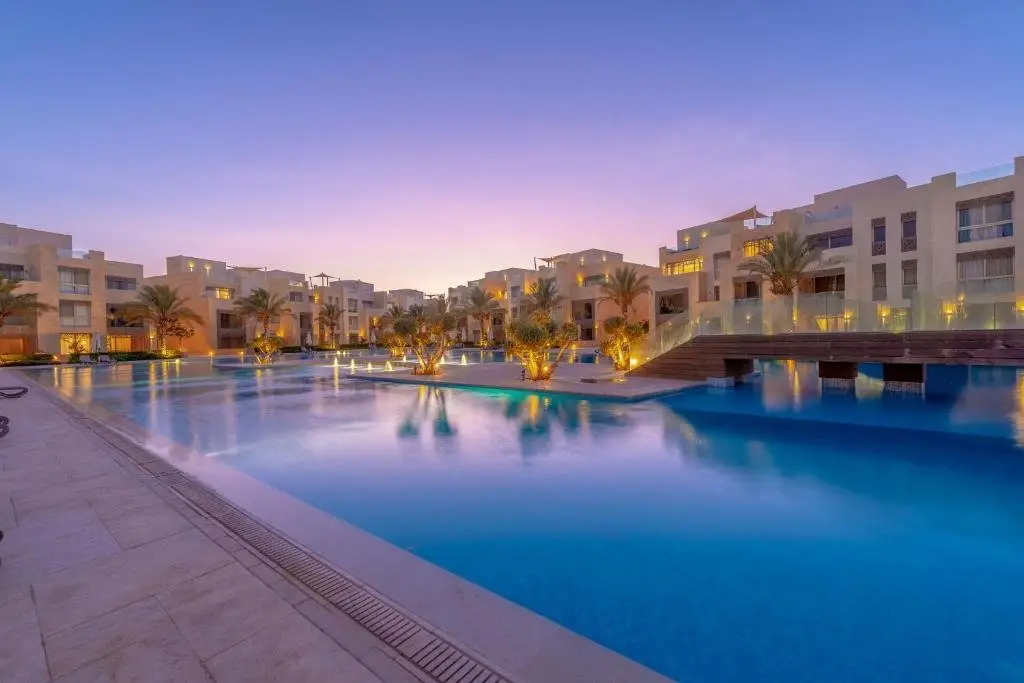 Эль-Гуна: Elegant 2-Bedroom Apartment in Mangroovy, Pool & Beach
