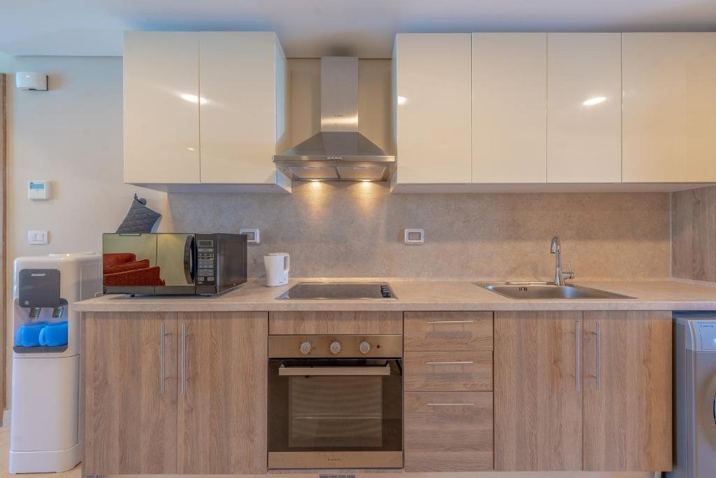 Эль-Гуна: Elegant 2-Bedroom Apartment in Mangroovy, Pool & Beach