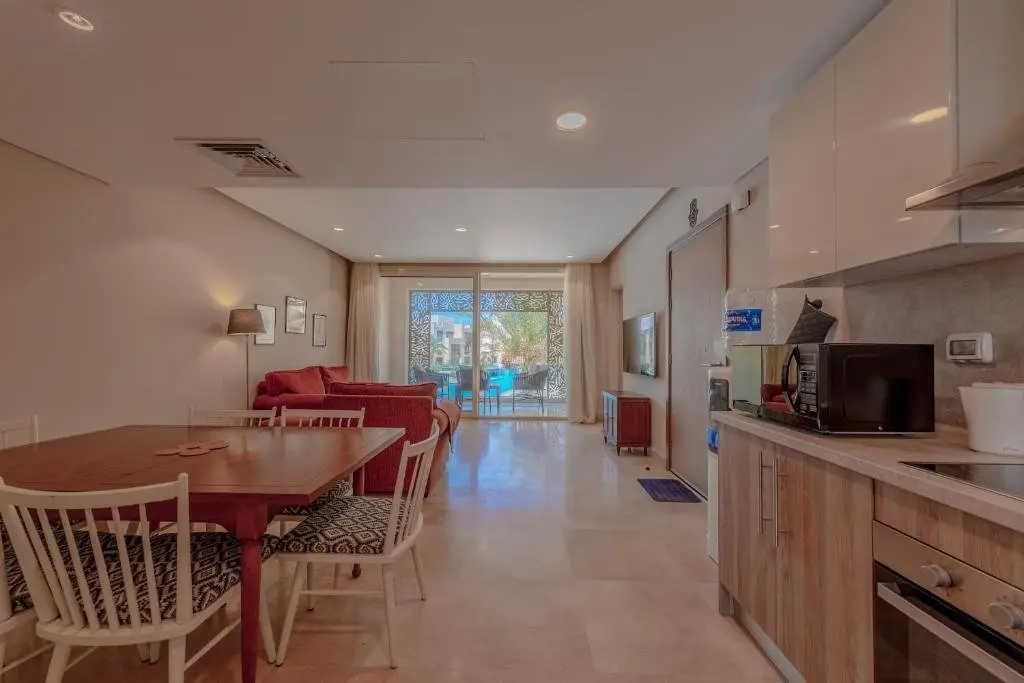 Эль-Гуна: Elegant 2-Bedroom Apartment in Mangroovy, Pool & Beach