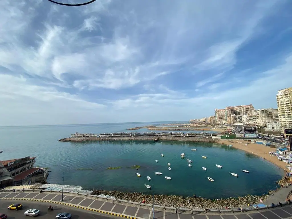 Александрия: Alexandria Luxury Apartments Gleem 1 Direct Sea View