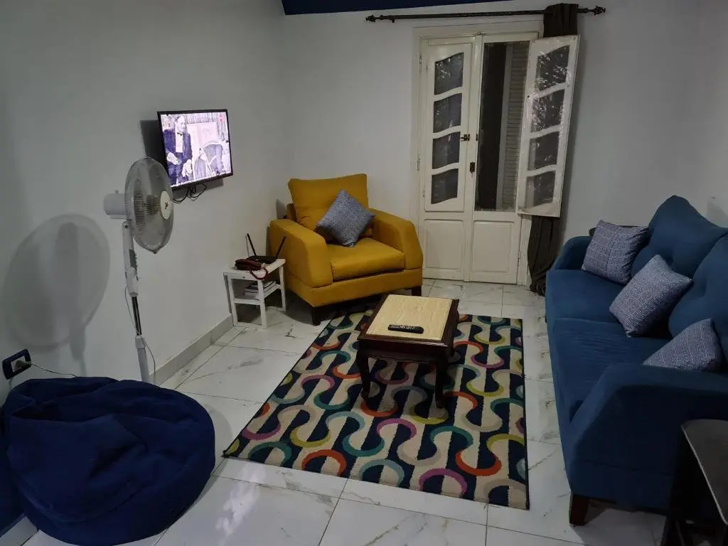 Александрия: Sunny modern apartment with good internet, near from city center of Alexandria