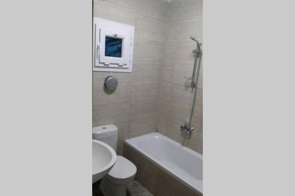 Sunny modern apartment with good internet, near from city center of Alexandria — фото 1