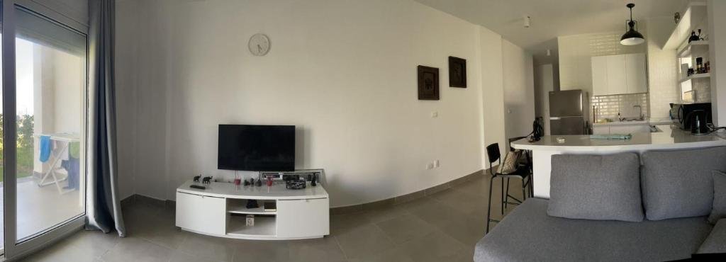 Вади-Дельга: 2 bedroom Chalet with garden for rent at Amwaj north cost