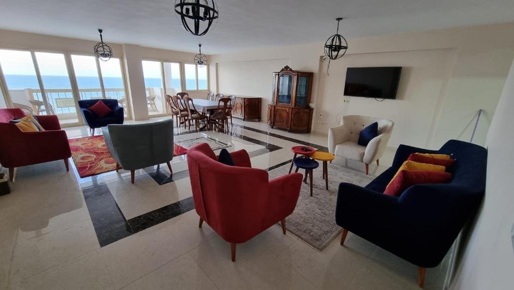 Александрия: Alex sea view apartment - families only