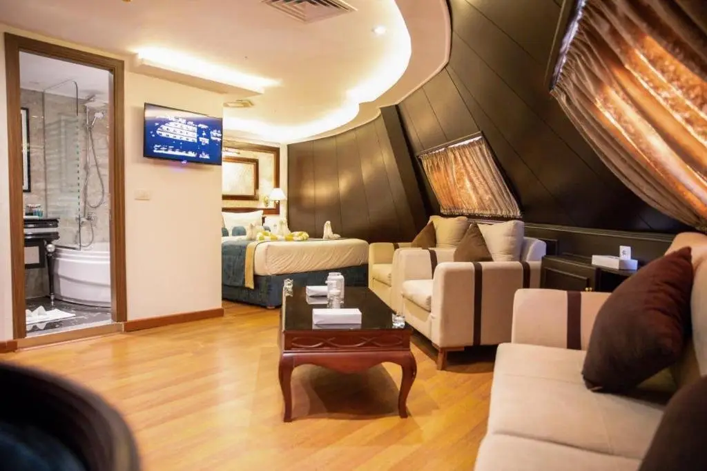 Луксор: Champollion II 5 Stars Nile cruise
