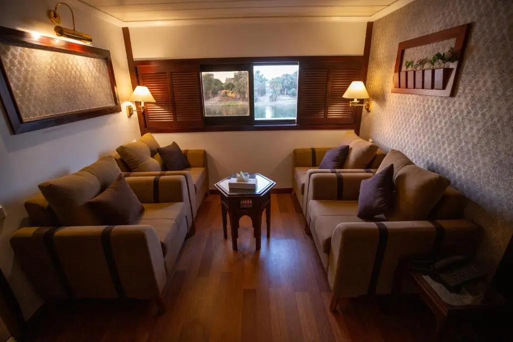 Луксор: Champollion II 5 Stars Nile cruise