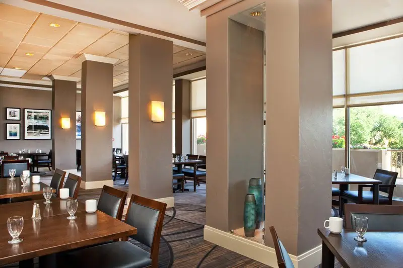 Масаллы: Sheraton Suites Country Club Plaza