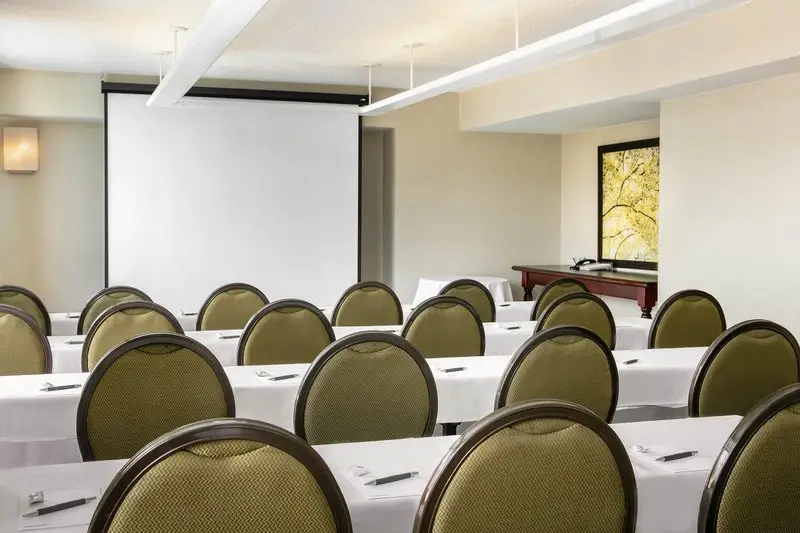 Масаллы: Sheraton Suites Country Club Plaza