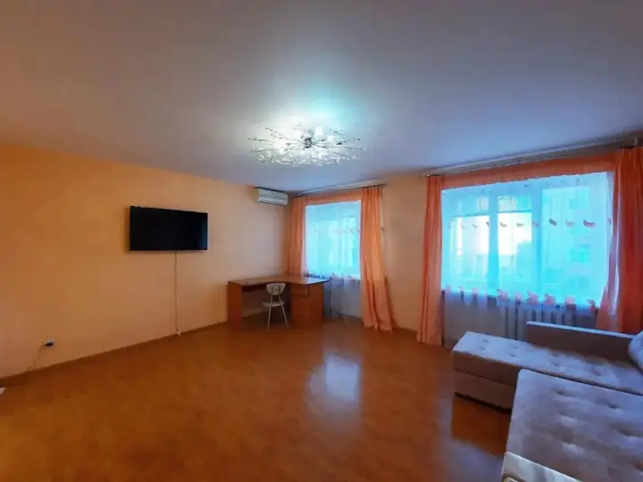 Тюмень: AtmaHouse на улице Мельникайте 125А