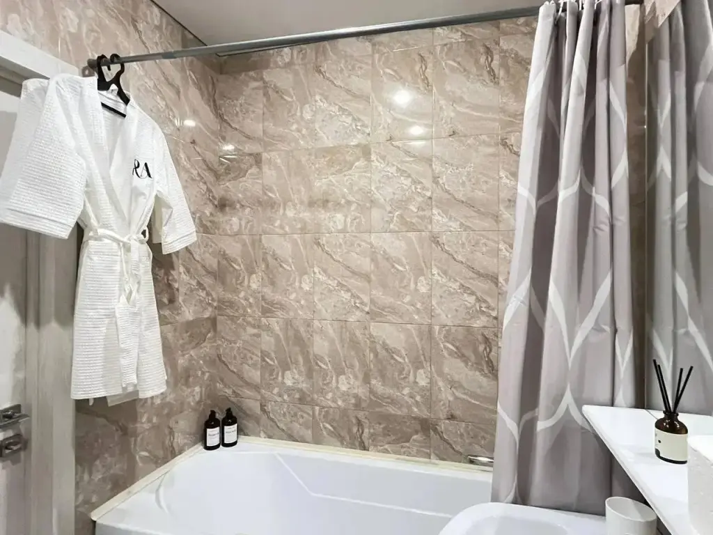 Тюмень: Romlex Apartments (Ромлекс) на улице Вице-адмирала Воронцова 9