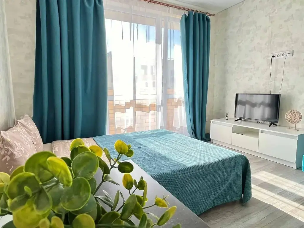 Тюмень: Romlex Apartments (Ромлекс) на улице Вице-адмирала Воронцова 9