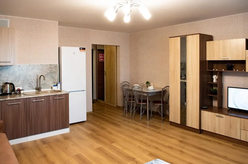 Тюмень: Romlex Apartments (Ромлекс) на улице Сидора Путилова 45
