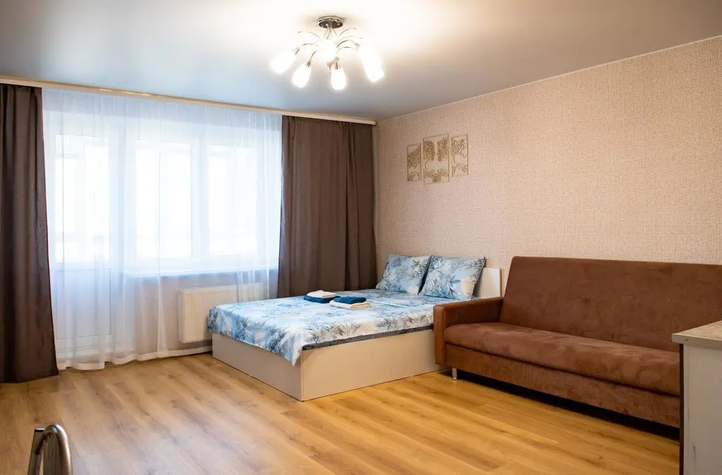 Тюмень: Romlex Apartments (Ромлекс) на улице Сидора Путилова 45