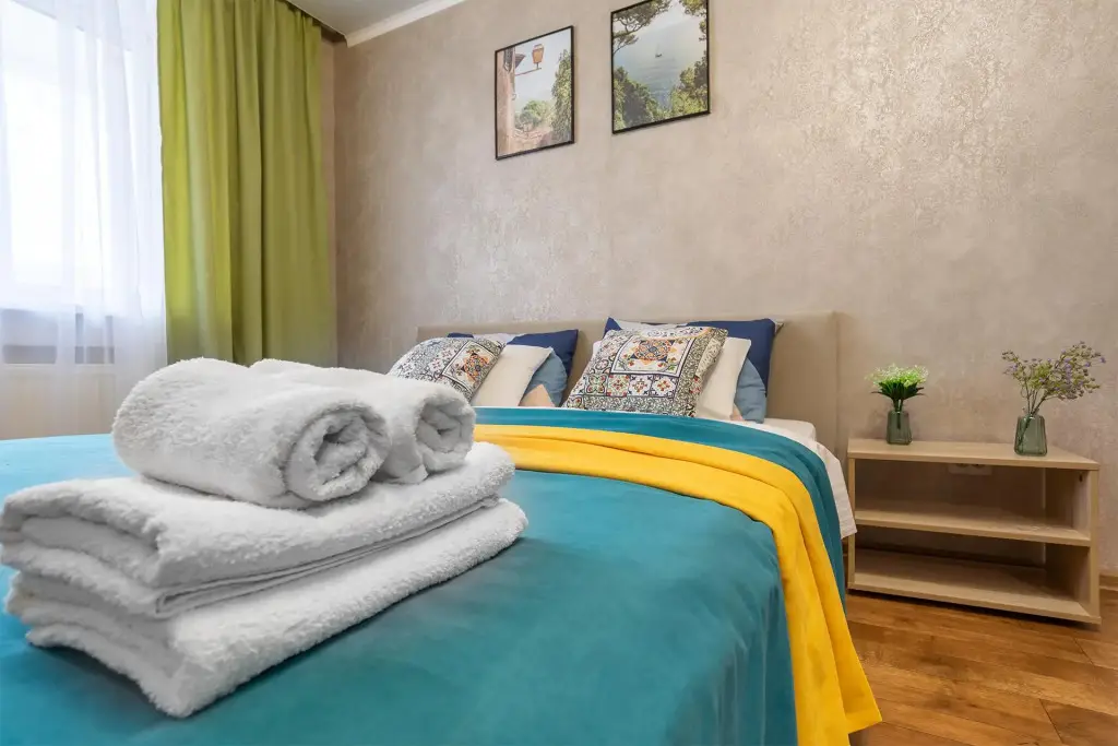 Тюмень: Ihome на улице Энергостроителей 25 корпус 1