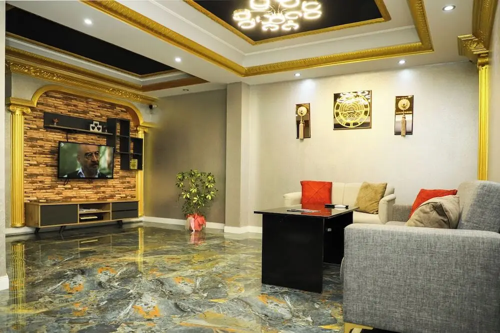 Арсин: Yıldız Moonlight Hotel