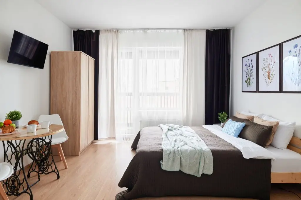Санкт-Петербург: Апартаменты "RoomyRoom Флора" в Санкт-Петербурге