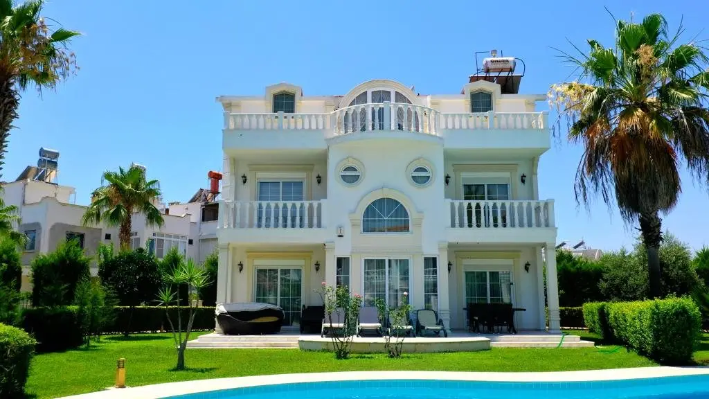 Серик: Helios Villa
