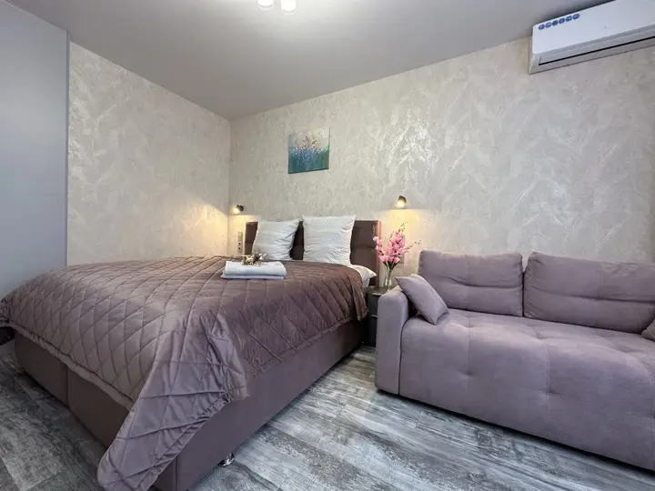 Нижний Новгород: Апартаменты в цeнтрe Нижнего рядoм с Koлecoм oбoзpения и Канатной дорогой от Уют и Комфорт Нн